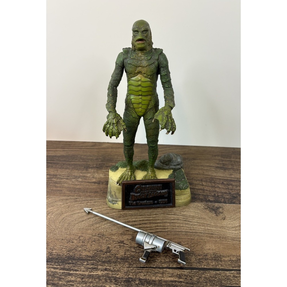 Universal Monsters Creature From The Black Lagoon 8.5" Action Figure Sideshow